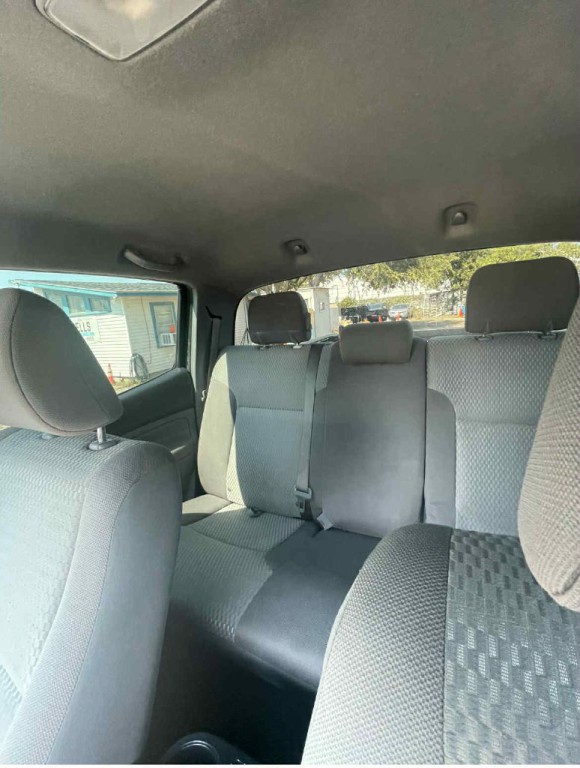 2013 Toyota Tacoma Image 18