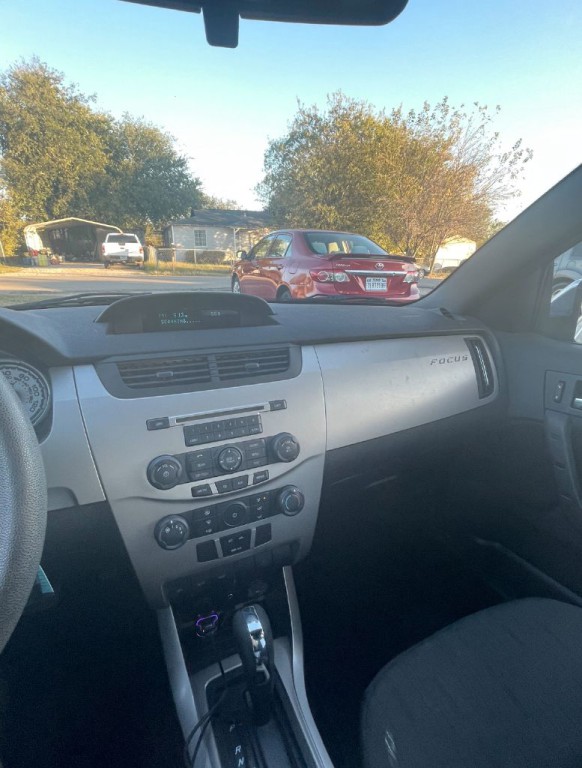 2008 Ford Focus Image 9