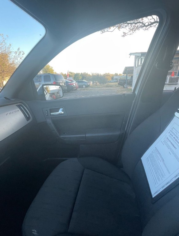 2008 Ford Focus Image 10