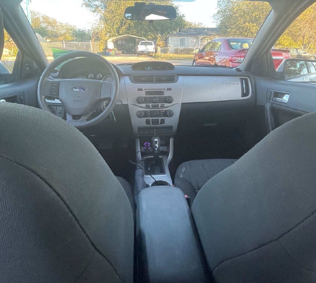2008 Ford Focus Image 12