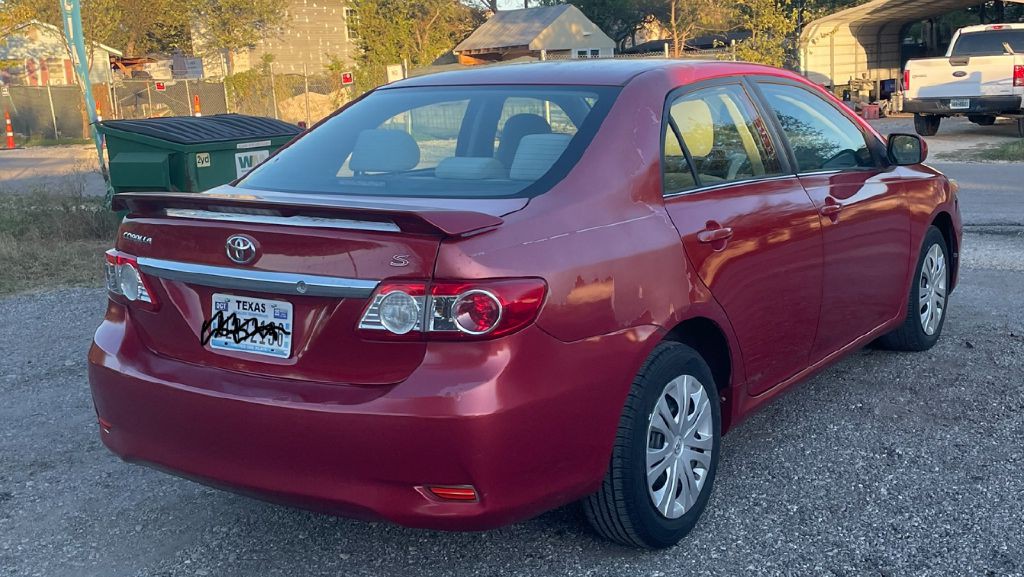 2013 Toyota Corolla Image 6