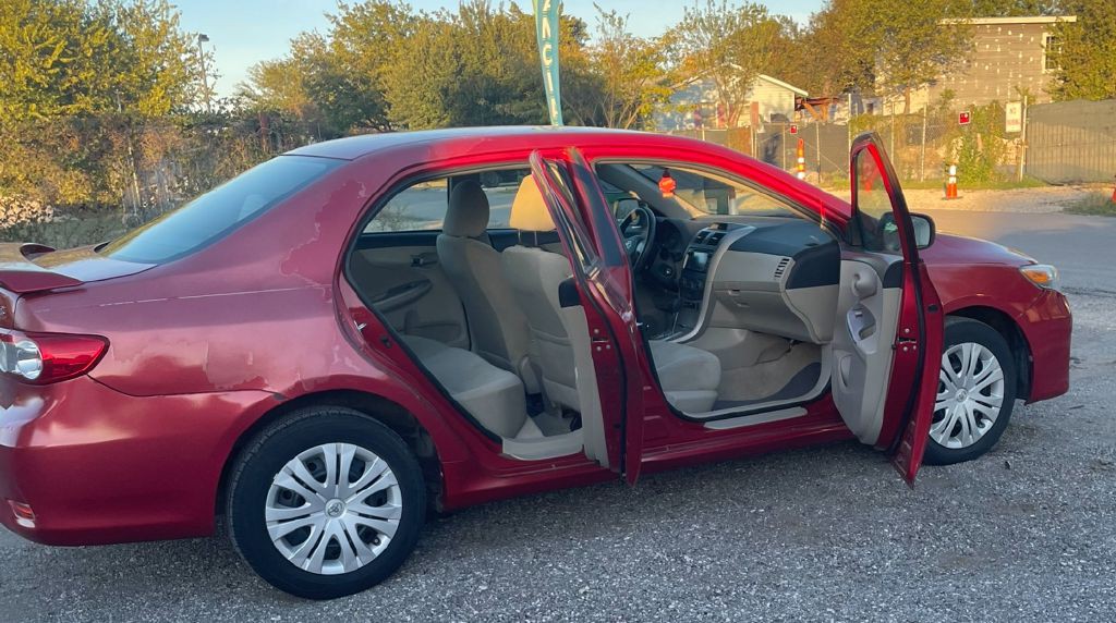 2013 Toyota Corolla Image 8