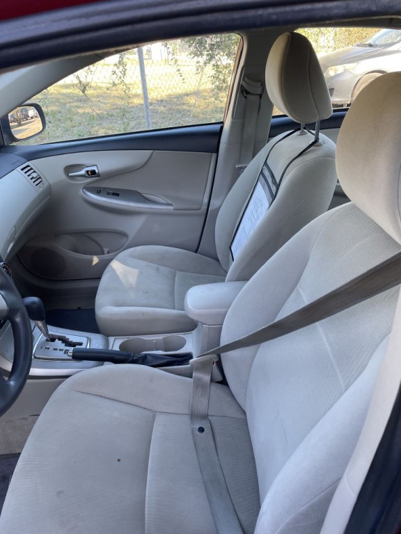 2013 Toyota Corolla Image 12