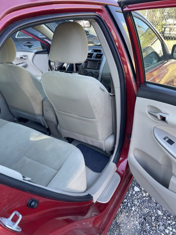 2013 Toyota Corolla Image 15