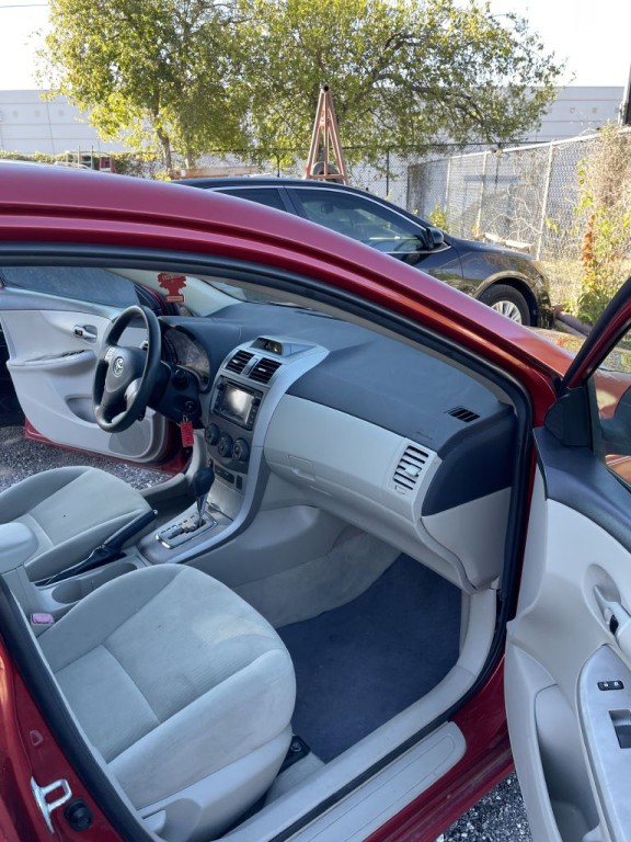 2013 Toyota Corolla Image 16