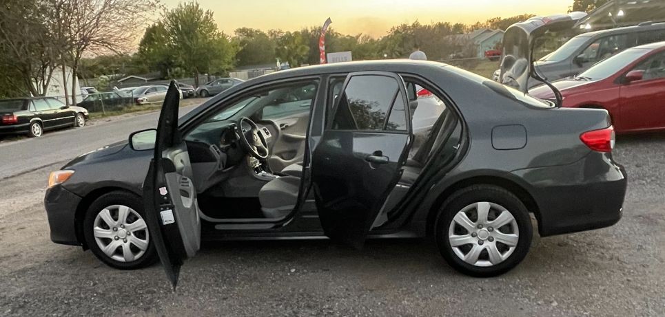 2012 Toyota Corolla Image 4