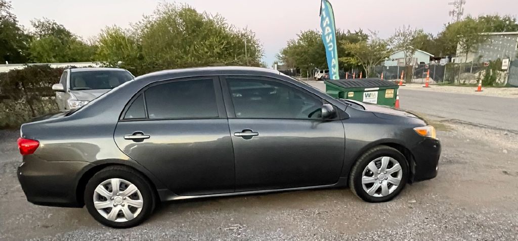 2012 Toyota Corolla Image 9