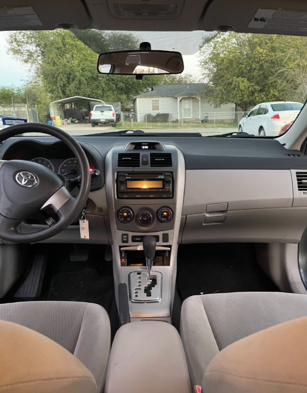 2012 Toyota Corolla Image 12