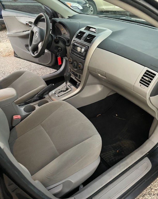 2012 Toyota Corolla Image 16