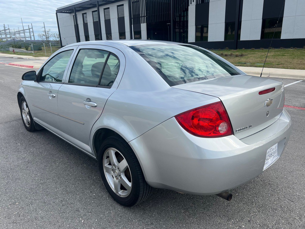 2010 Chevrolet Cobalt Image 3