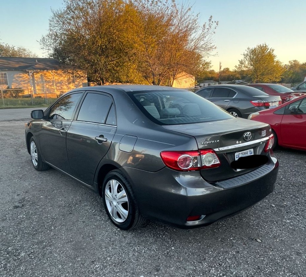 2013 Toyota Corolla Image 3