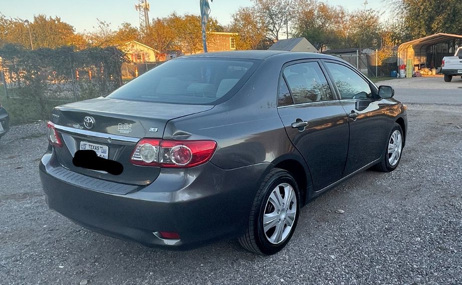 2013 Toyota Corolla Image 5