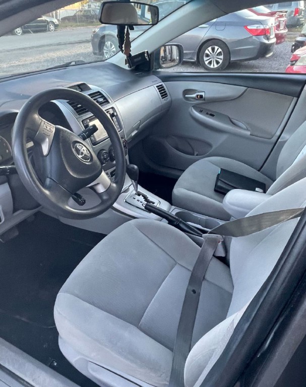 2013 Toyota Corolla Image 8