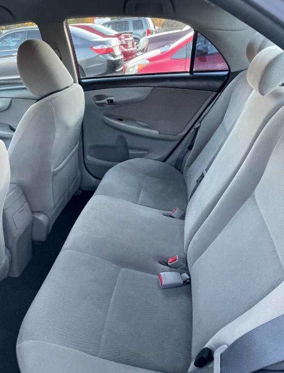 2013 Toyota Corolla Image 10