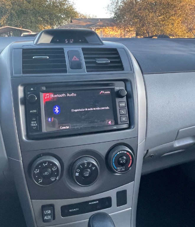 2013 Toyota Corolla Image 12