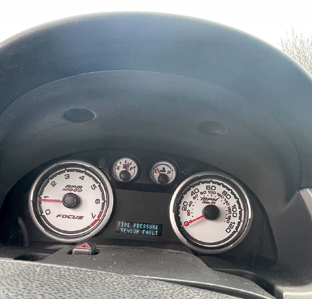 2011 Ford Focus Image 8