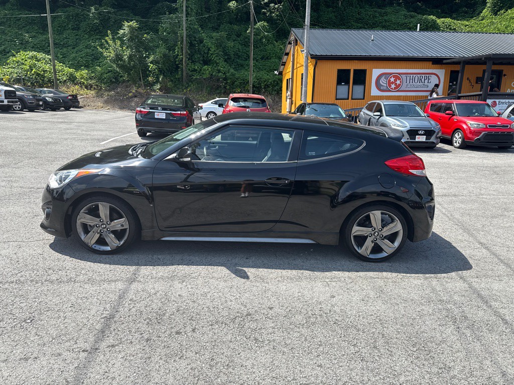 2015 Hyundai Veloster Image 4
