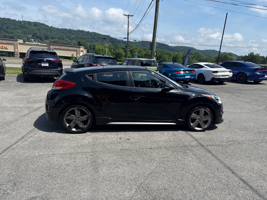 2015 Hyundai Veloster Image 8