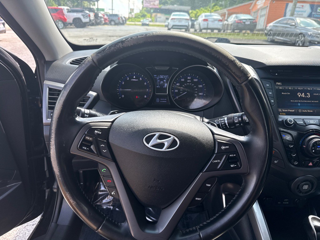 2015 Hyundai Veloster Image 10