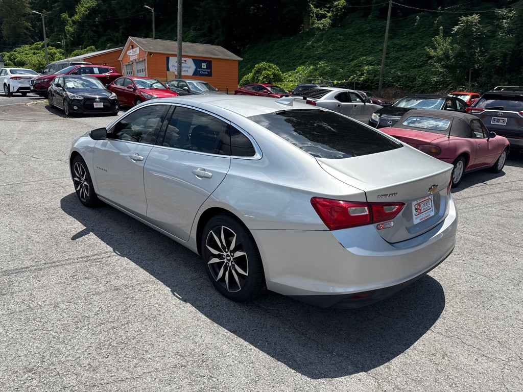 2017 Chevrolet Malibu Image 5