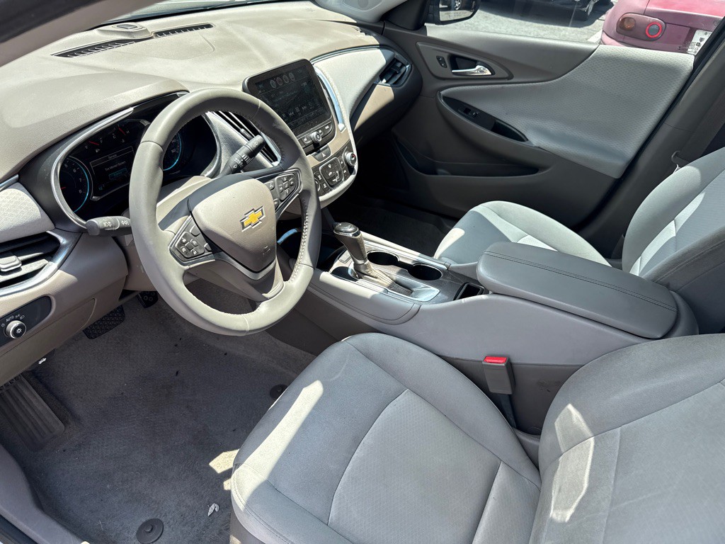 2017 Chevrolet Malibu Image 9