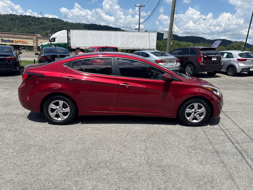 2015 Hyundai Elantra Image 8
