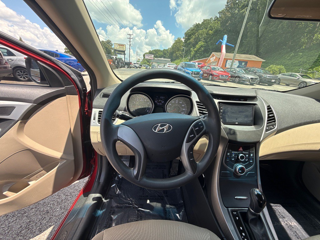 2015 Hyundai Elantra Image 13