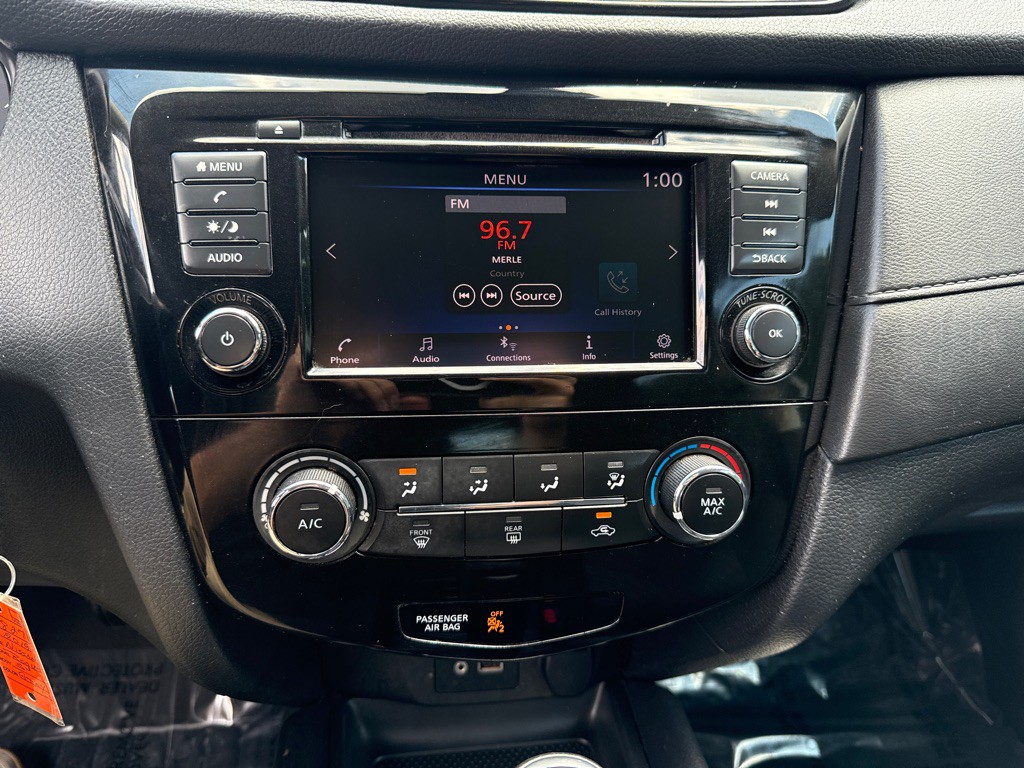 2019 Nissan Rogue Image 12