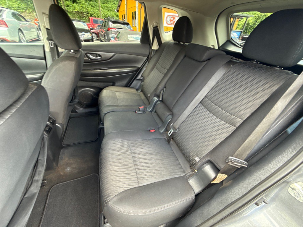 2019 Nissan Rogue Image 16