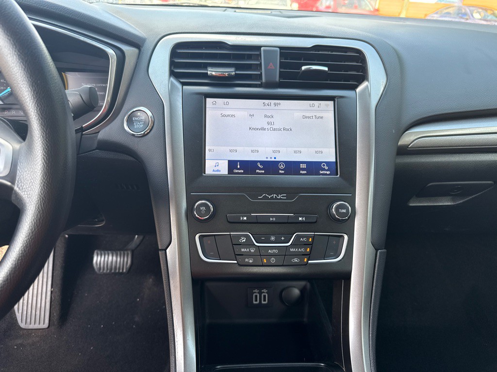 2020 Ford Fusion Image 12