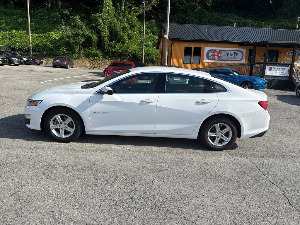 2022 Chevrolet Malibu Image 4