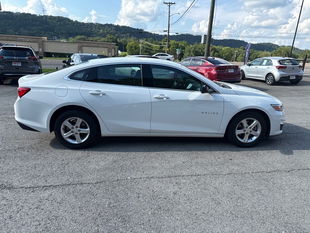 2022 Chevrolet Malibu Image 8