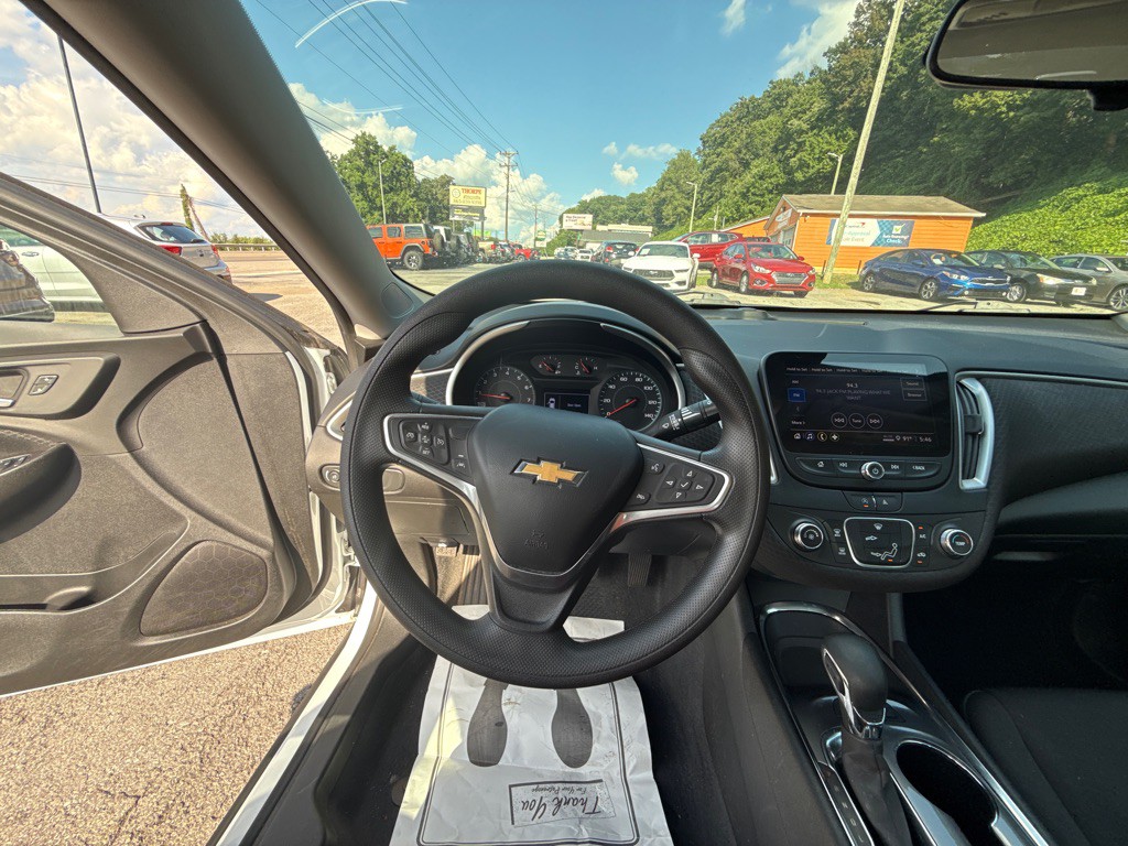 2022 Chevrolet Malibu Image 14