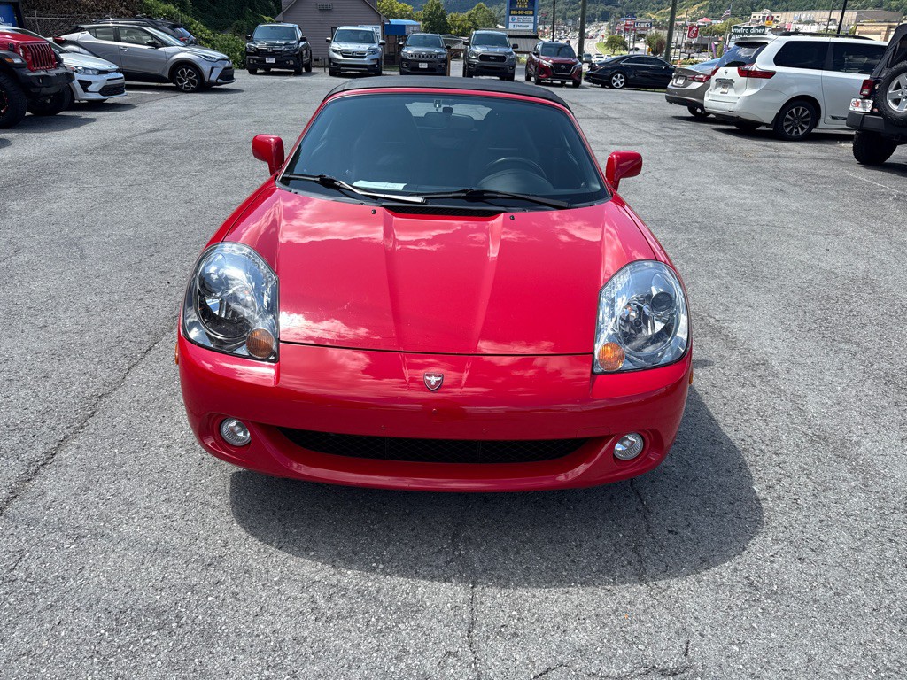 2004 Toyota MR2 Image 2