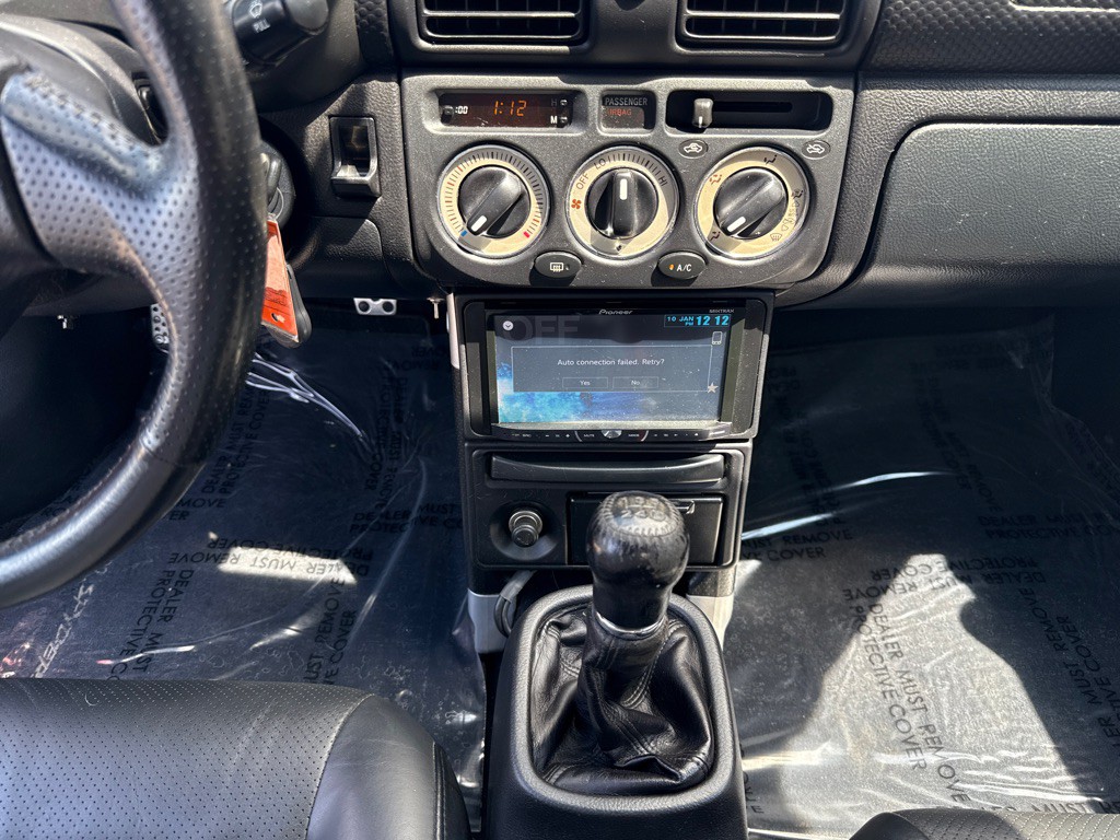 2004 Toyota MR2 Image 13