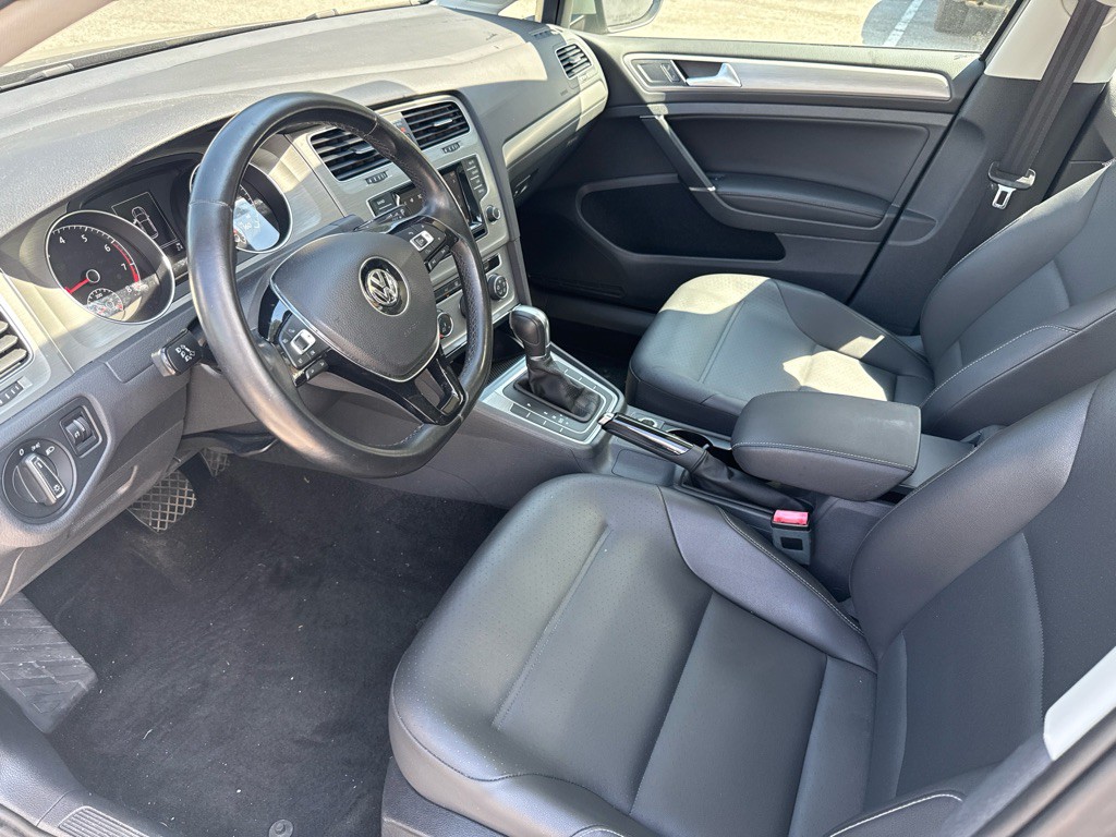 2015 Volkswagen Golf Image 9