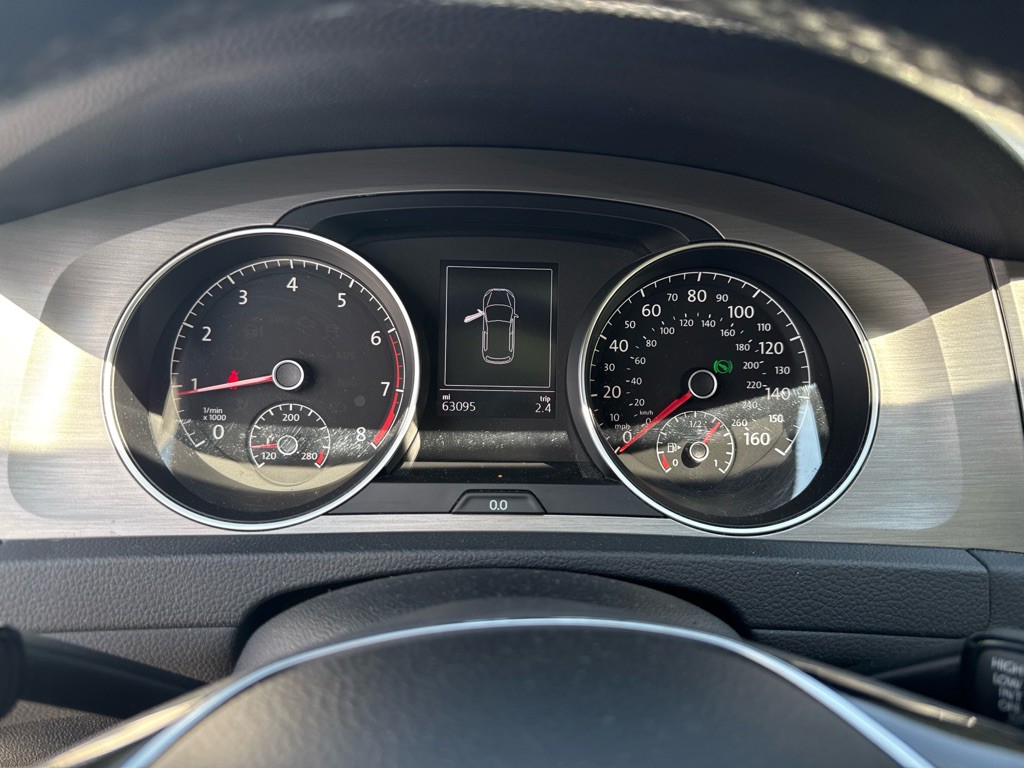 2015 Volkswagen Golf Image 11