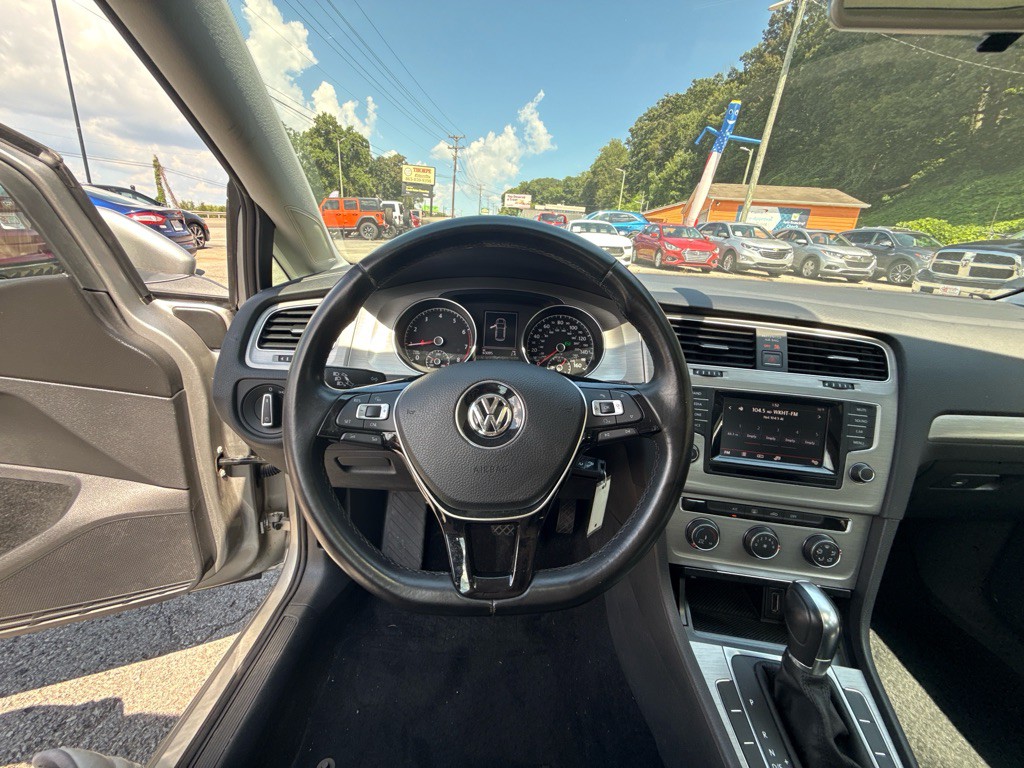 2015 Volkswagen Golf Image 15
