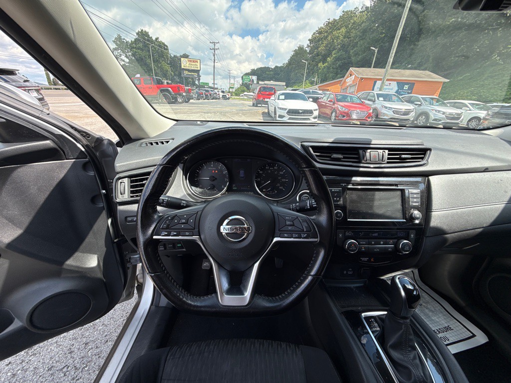 2020 Nissan Rogue Image 14