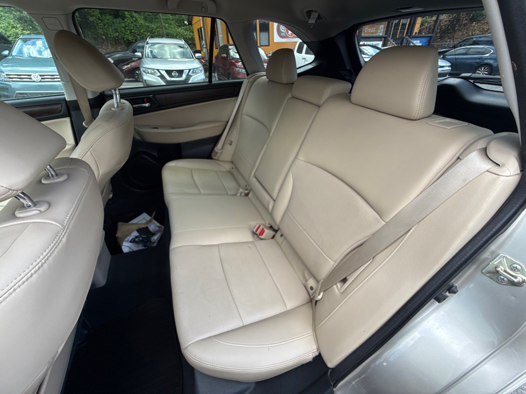 2016 Subaru Outback Image 16
