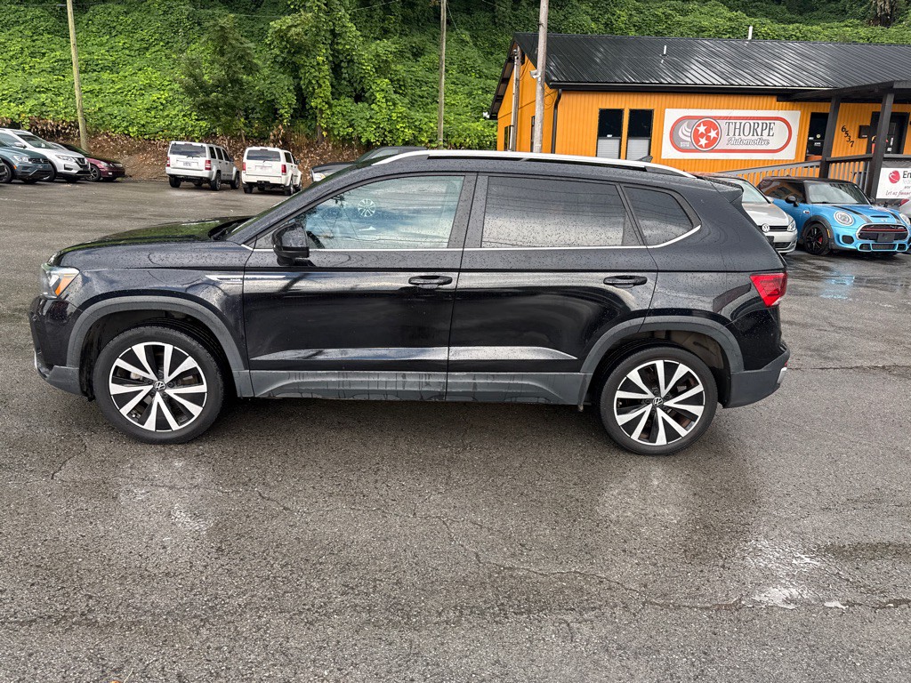 2022 Volkswagen Taos Image 4