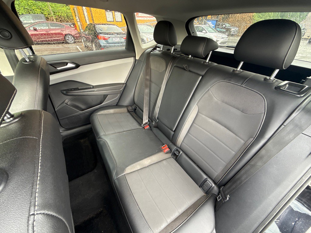 2022 Volkswagen Taos Image 16