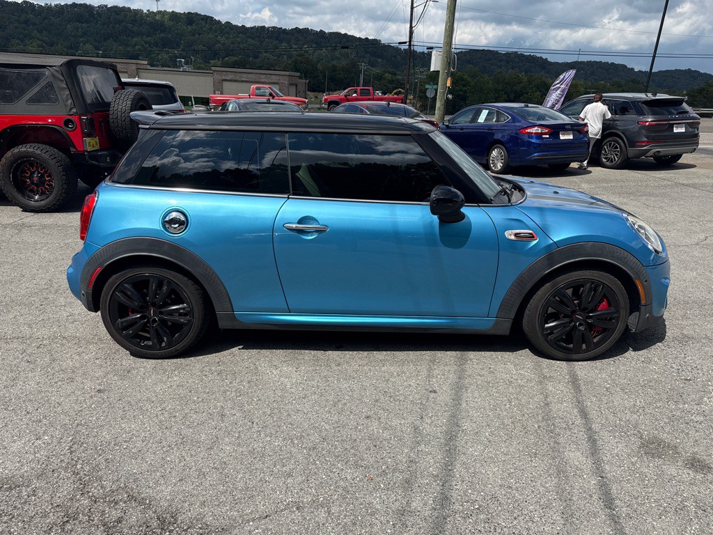 2018 MINI Cooper Image 8