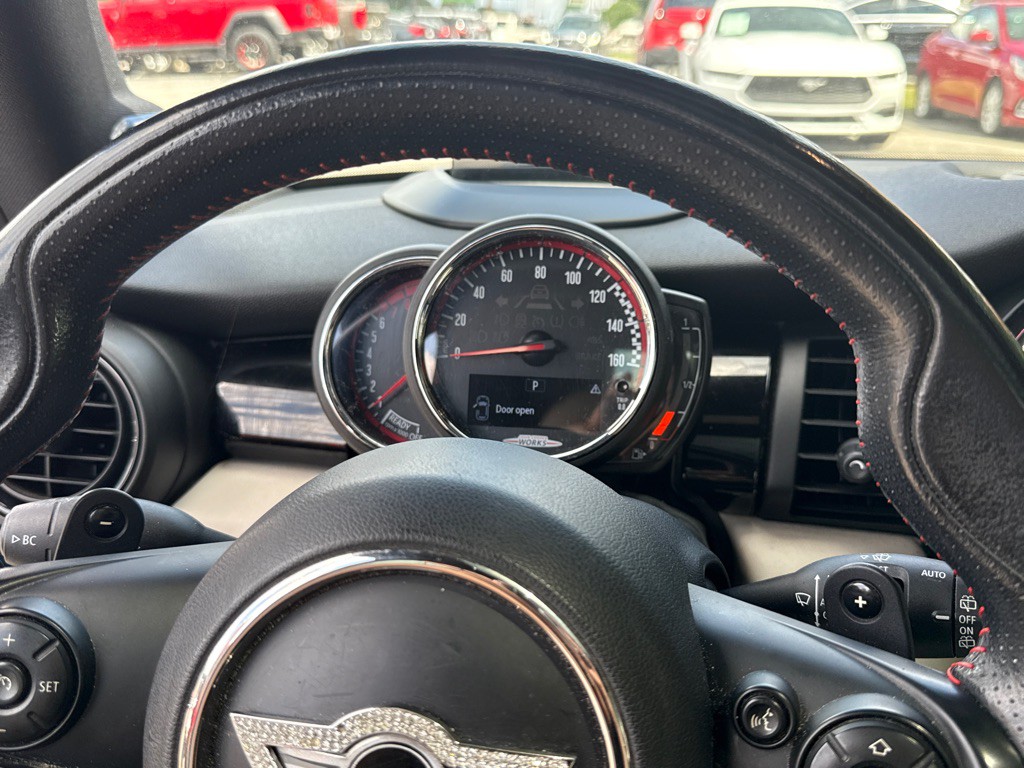 2018 MINI Cooper Image 11