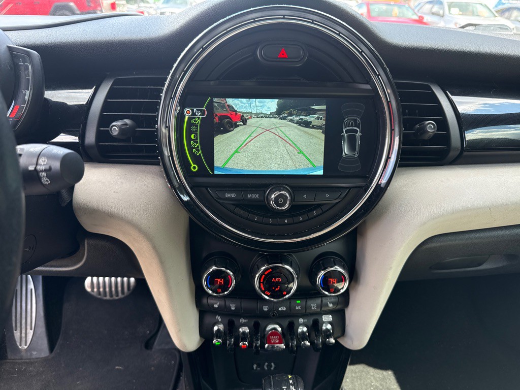 2018 MINI Cooper Image 12