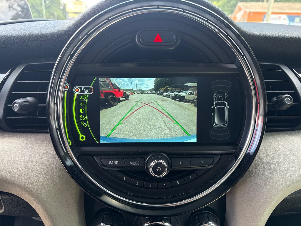 2018 MINI Cooper Image 13