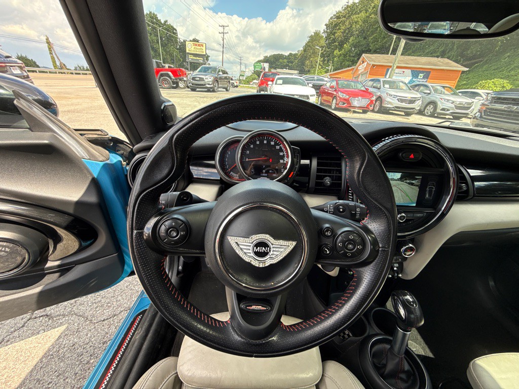 2018 MINI Cooper Image 14