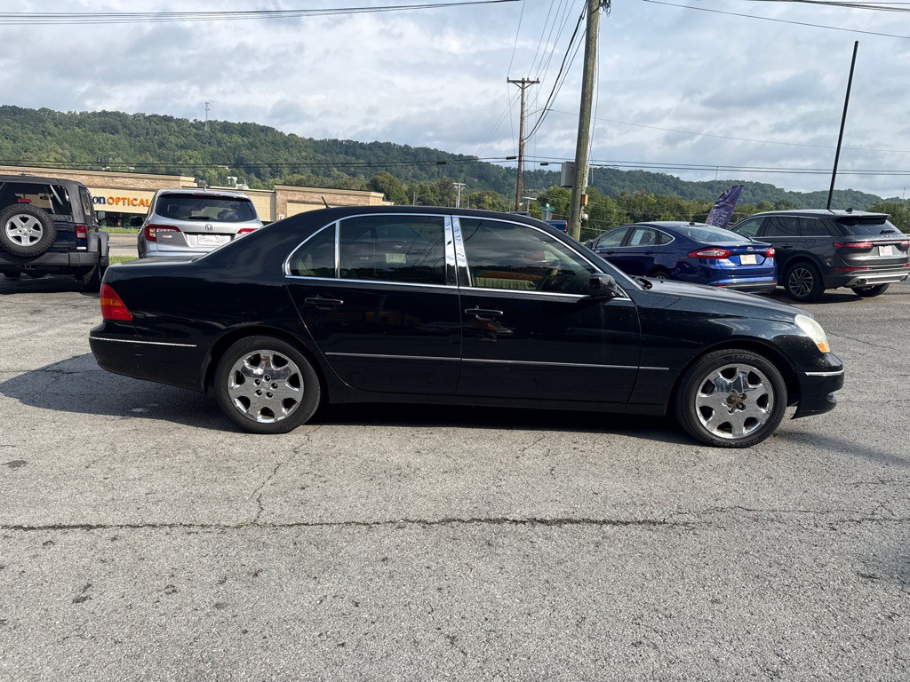 2001 Lexus LS Image 8