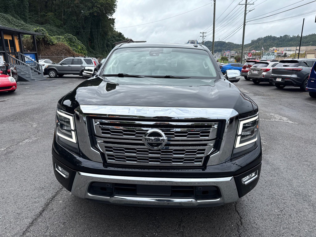 2021 Nissan Titan Image 2