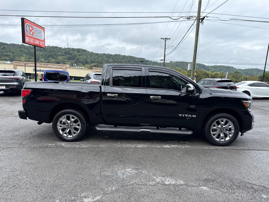 2021 Nissan Titan Image 8